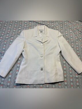 🌈White Tailored Button-Front Blazer